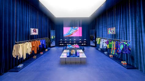 adidas store leiden